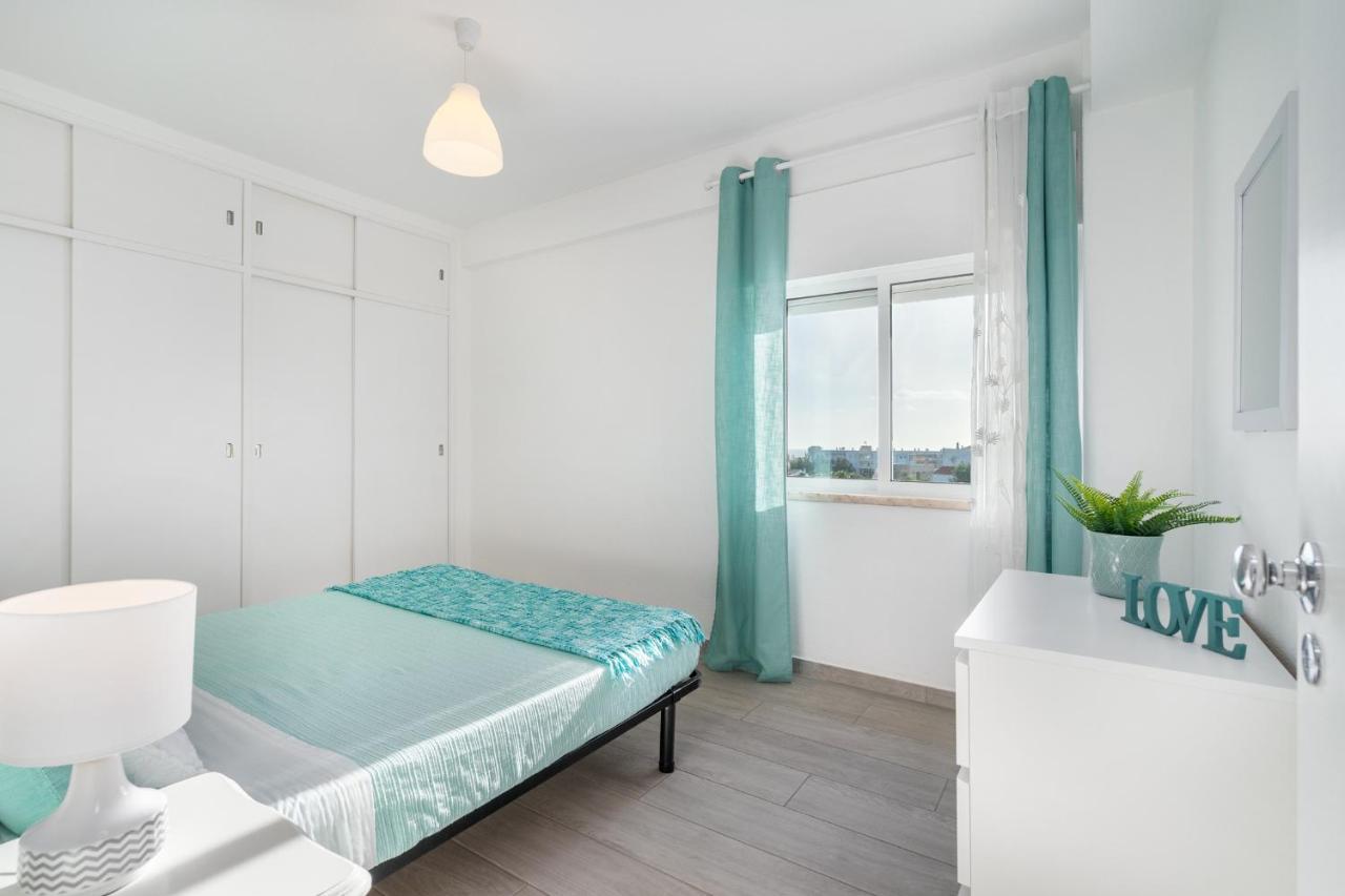 Cor Do Mar - Sunny, Clean And Spacious With Sea View, In - Very Close Walking Distance To The And Village Alvor